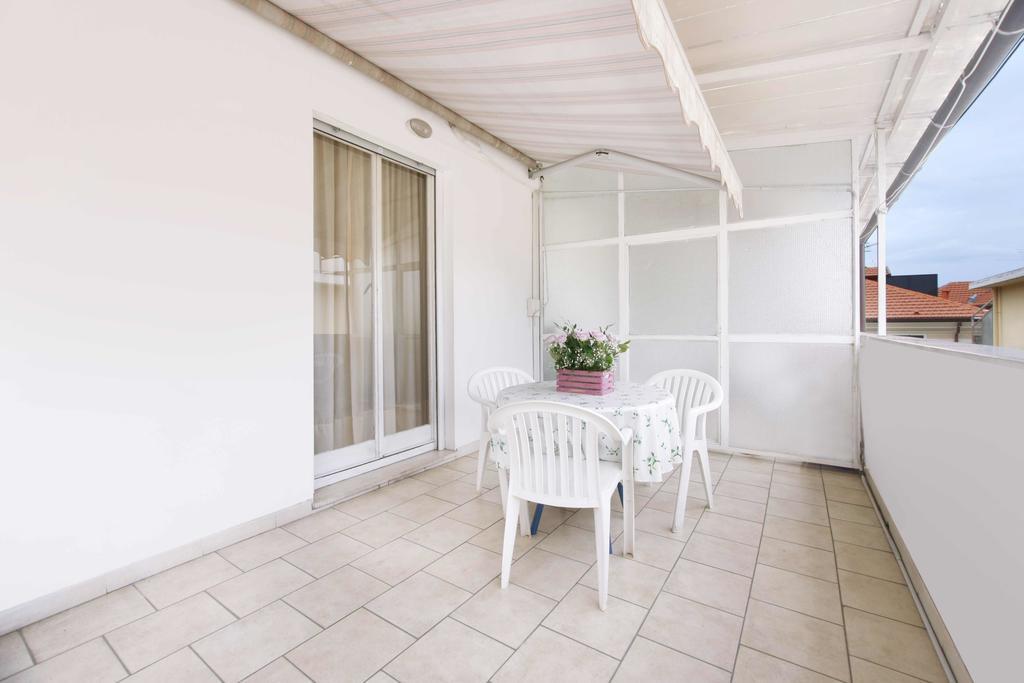 Residence Barusso Alassio Ruang foto