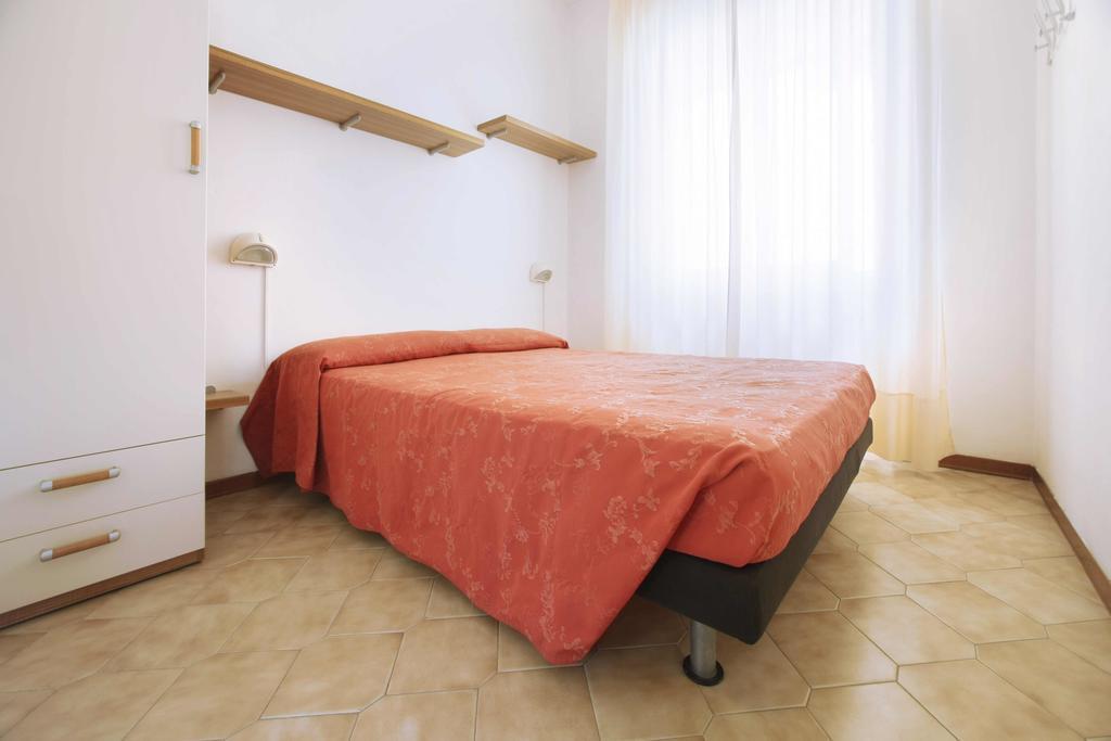 Residence Barusso Alassio Ruang foto
