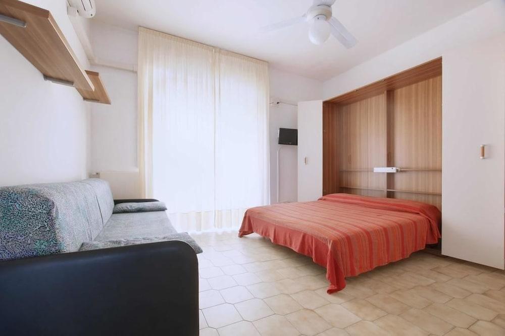 Residence Barusso Alassio Bagian luar foto