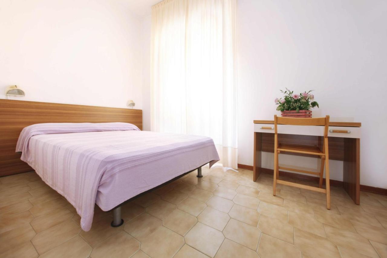 Residence Barusso Alassio Ruang foto
